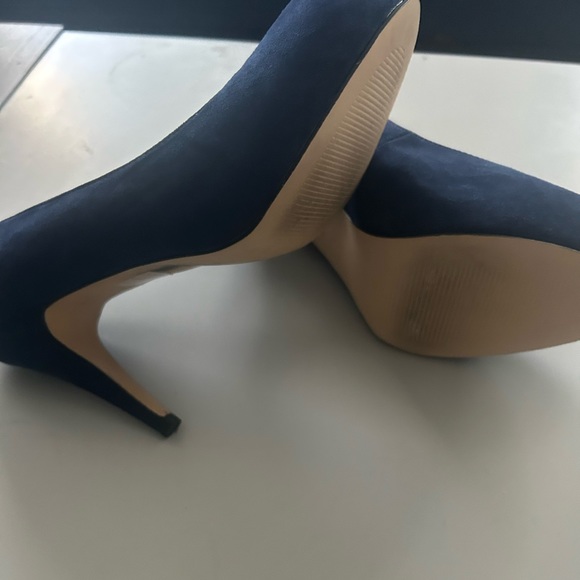 Brand new Navy Carvela by Kurt Geiger sz 8 - Picture 2 of 3